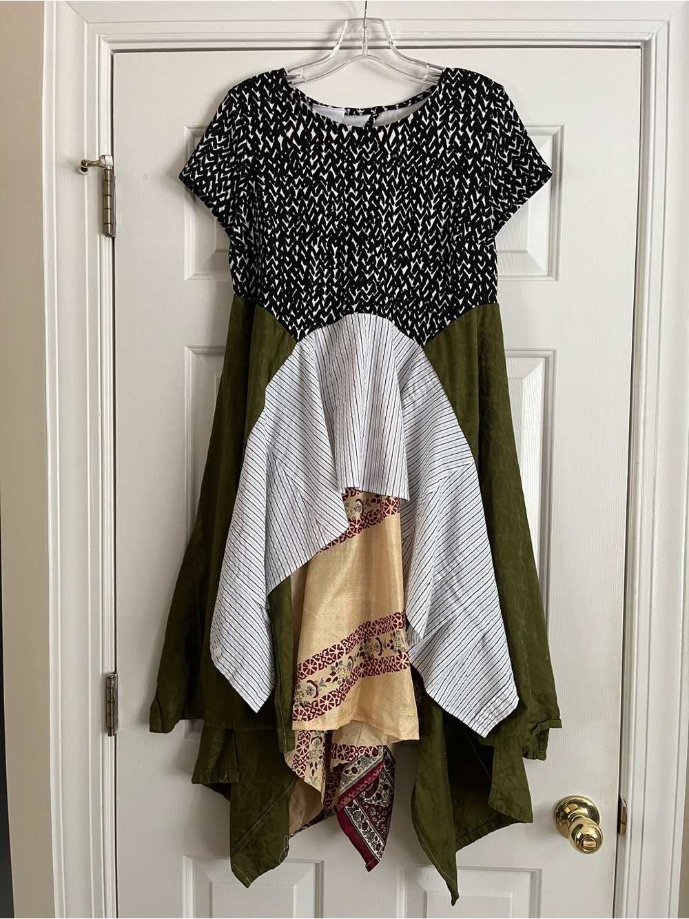 MORGAN FACTORY black/olive cutout back Tunic top M